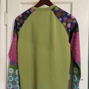 Large North Face vapor wick shirt